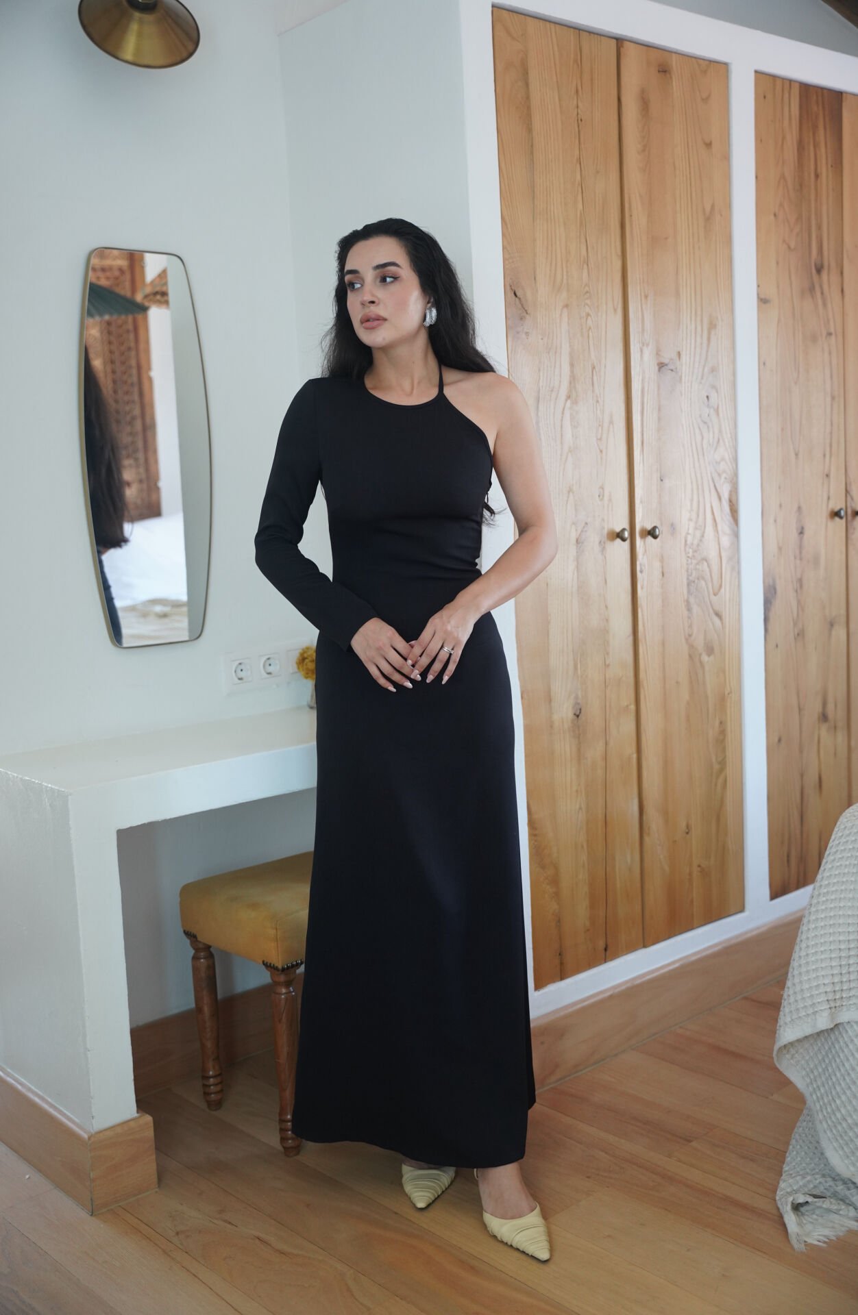 Tek omuzlu asimetrik kesim elbise Siyah - S