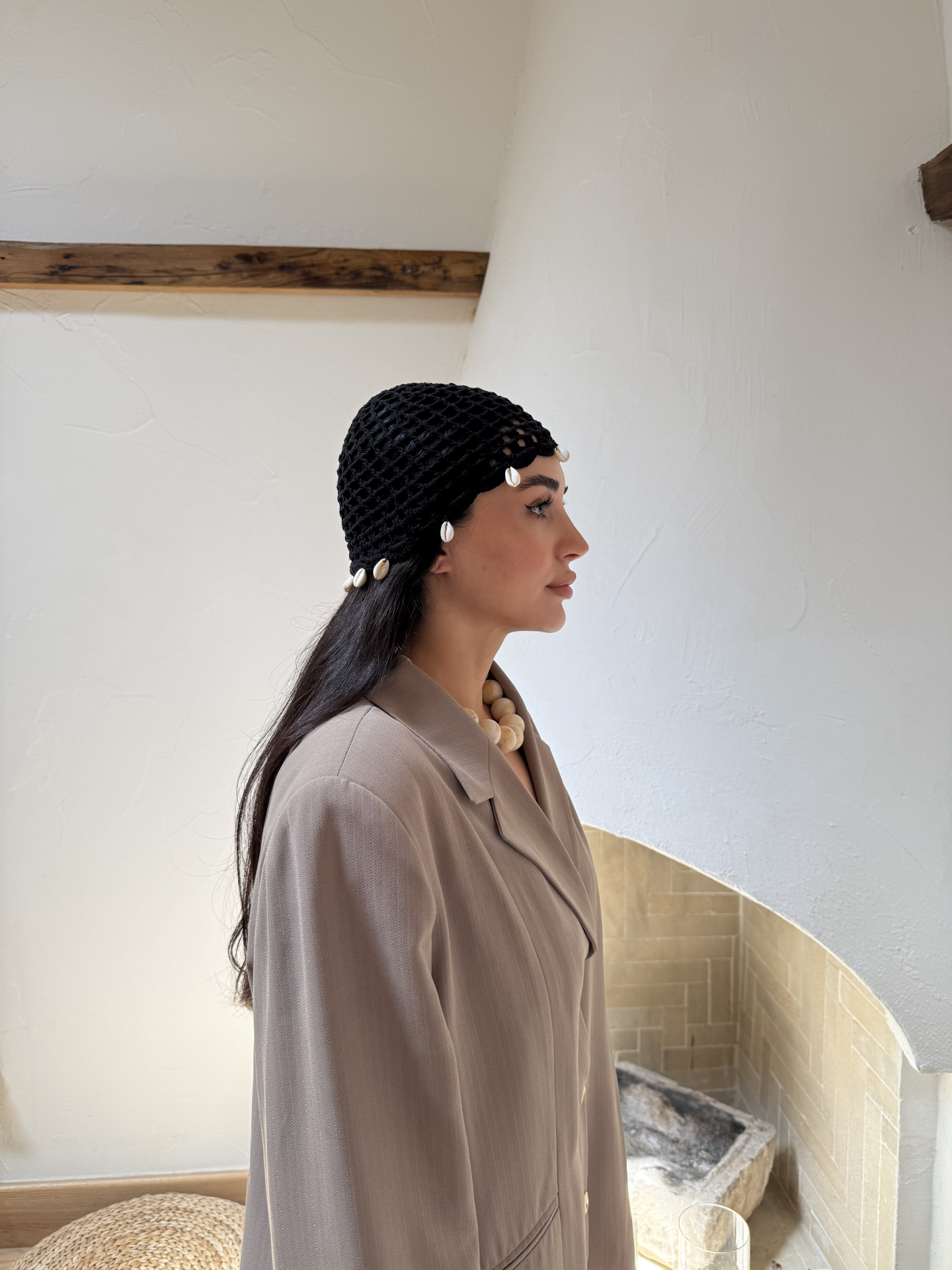 Siyah deniz kabuklu kafa aksesuarı