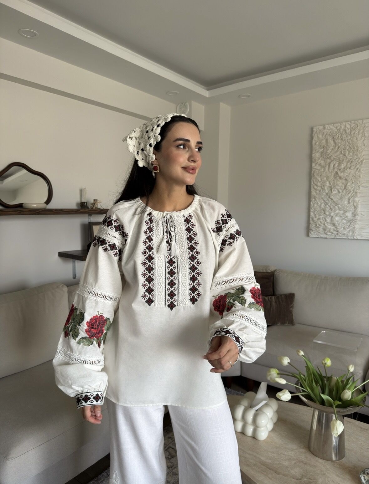 Balon Kol Gül Detay Bluz M - Beyaz