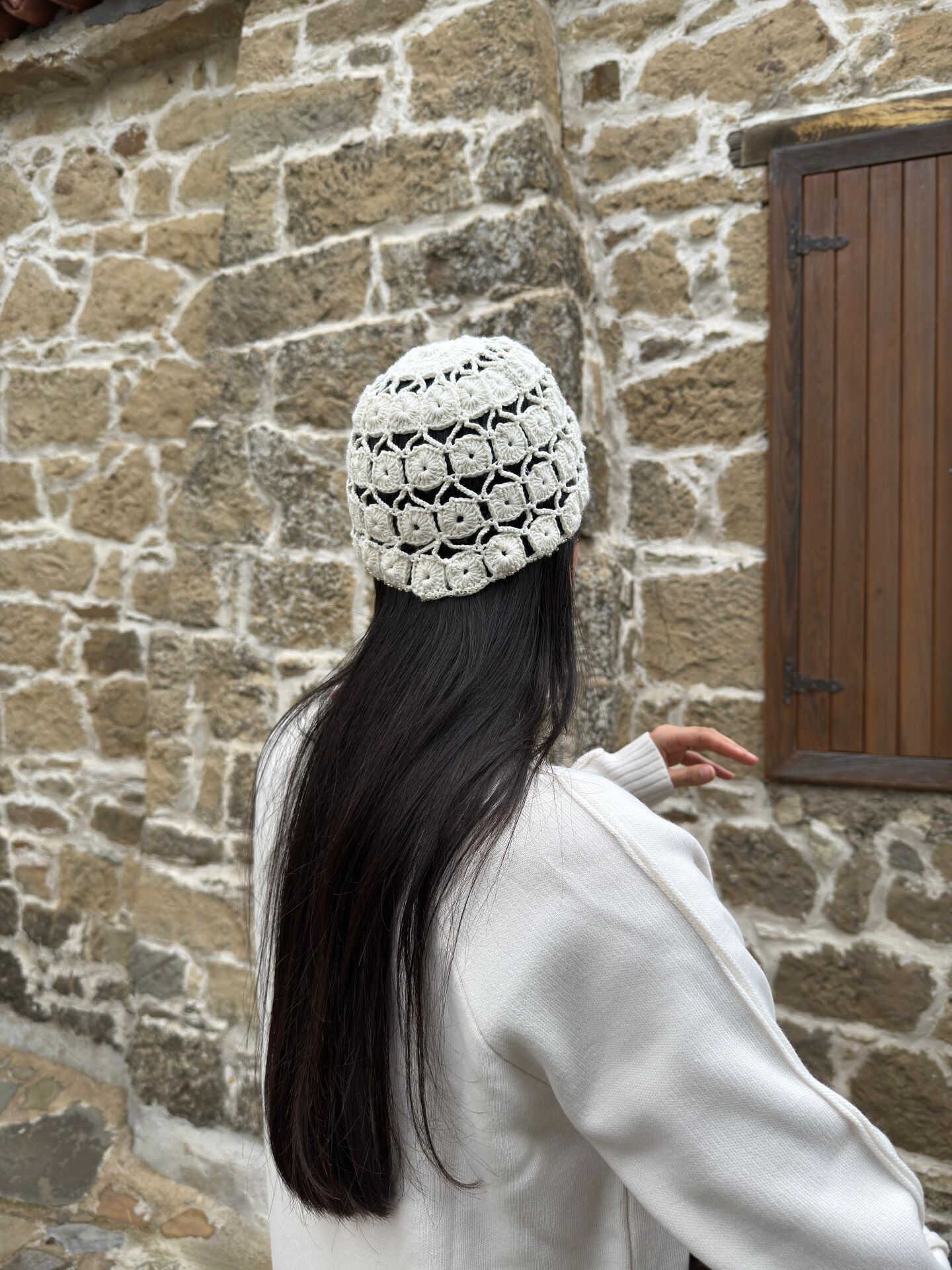 Çok işlemeli el emeği kafa aksesuarı Beyaz