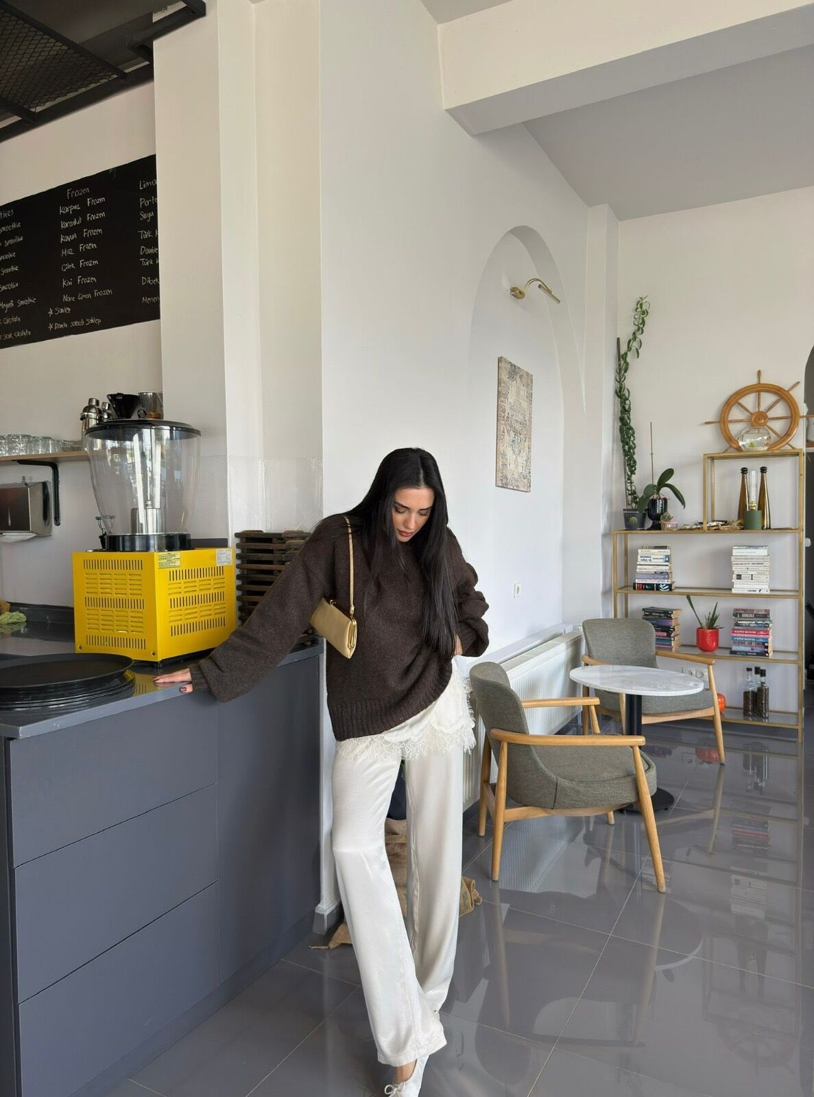 Saten dokulu pantolon bej - L