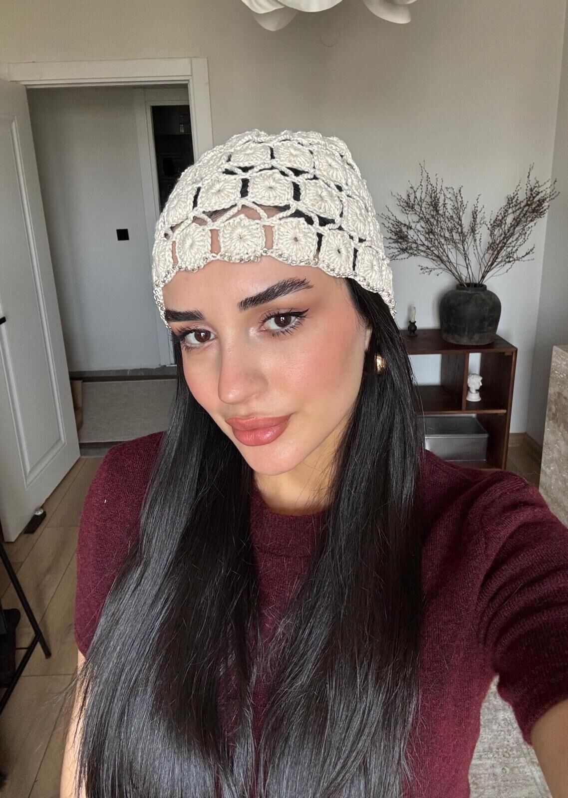 Çok işlemeli el emeği kafa aksesuarı krem gümüş incili